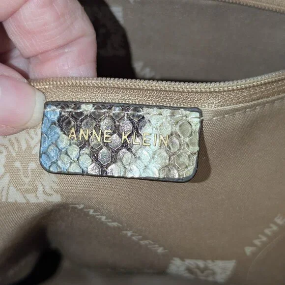Anne Klein NWT! Beautiful bag and card wallet, croc emboss details. Gorgeous! - Picture 7 of 8